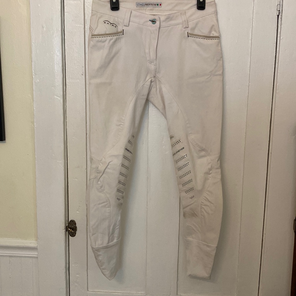 Animo Whites. Size It 42/44. Us 28/30
